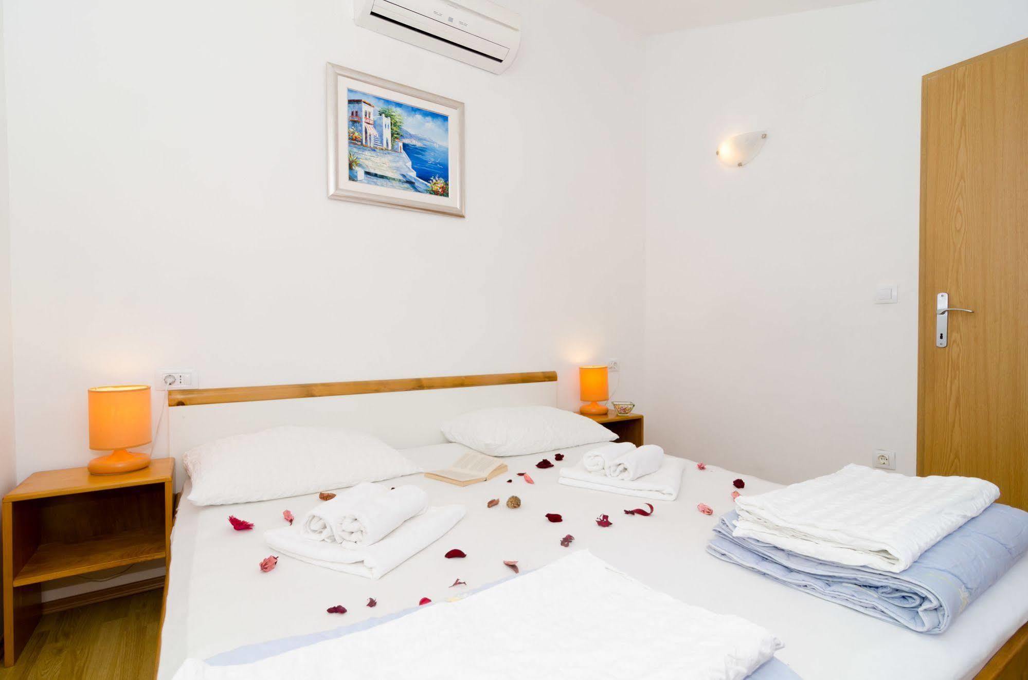 Apartments Senjo 챠브타트 외부 사진